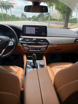 Xe BMW 5 Series 520i Luxury 2021