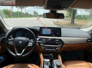 Xe BMW 5 Series 520i Luxury 2021